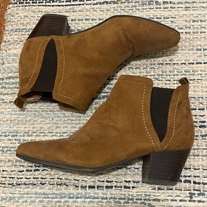 Unisa brown ankle booties, women’s size 7